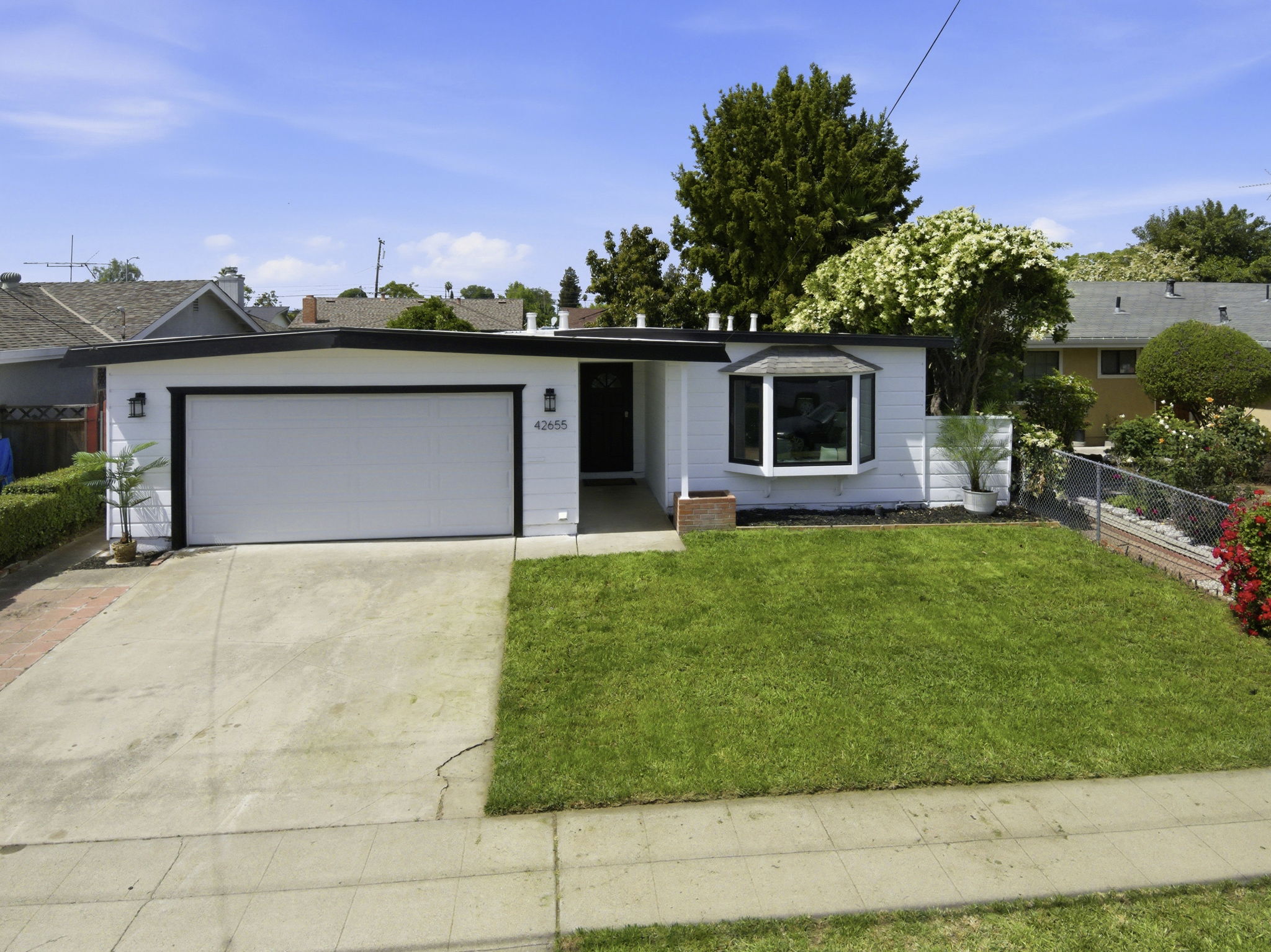 001_F8_AERIAL_42655 Charleston Way