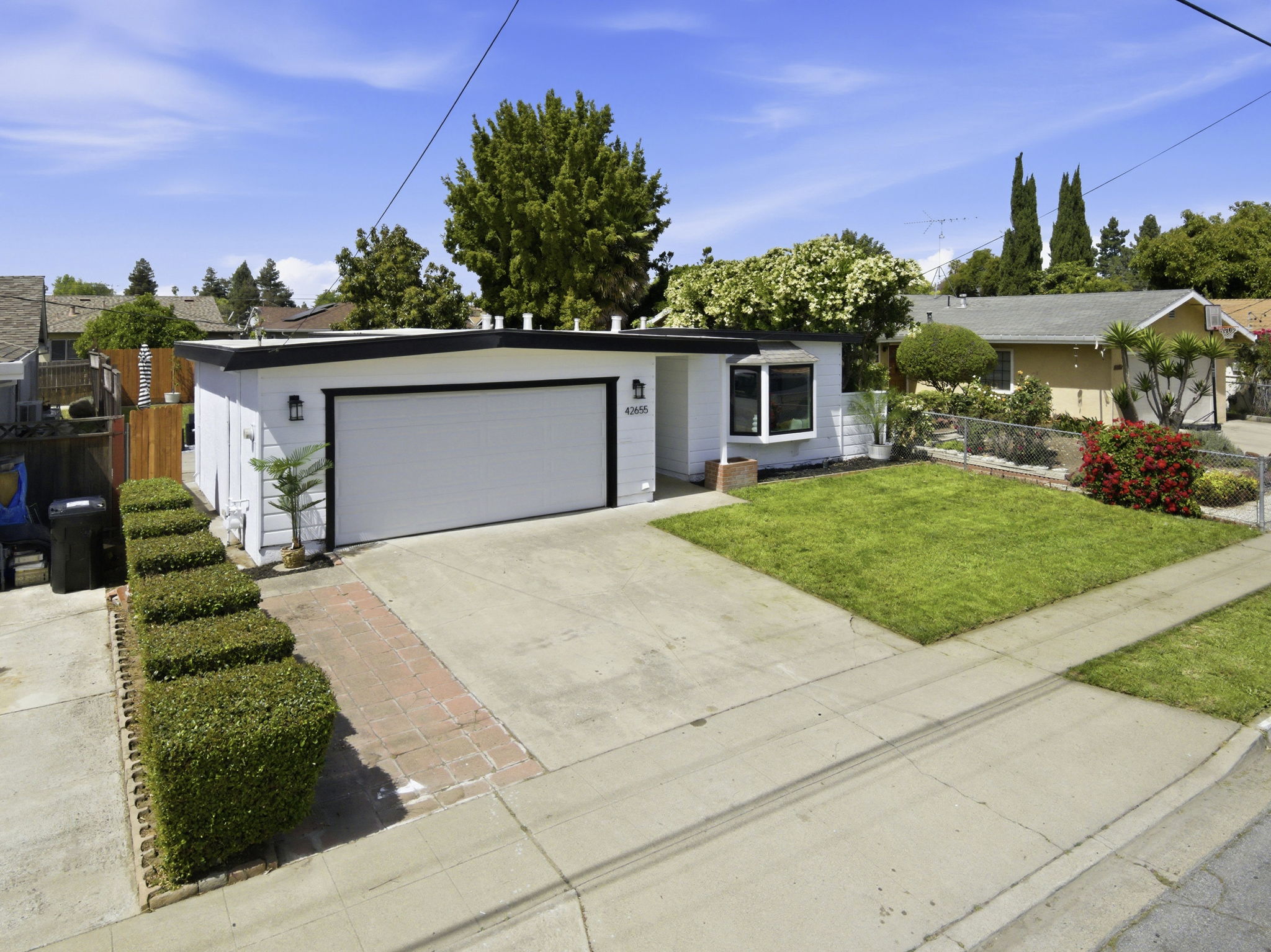 002_F8_AERIAL_42655 Charleston Way