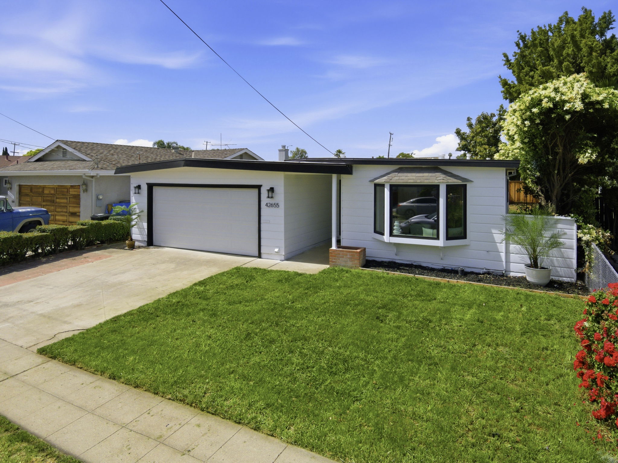 003_F8_AERIAL_42655 Charleston Way