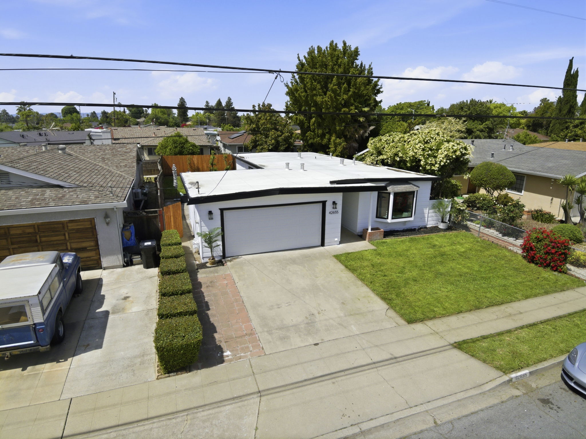 008_F8_AERIAL_42655 Charleston Way