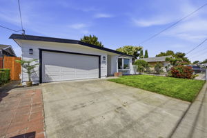 002_F8_42655 Charleston Way