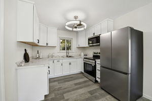 011_F8_42655 Charleston Way