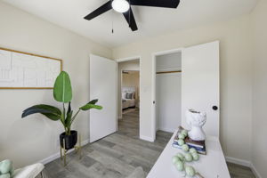 023_F8_42655 Charleston Way