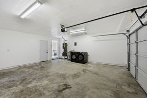 033_F8_42655 Charleston Way