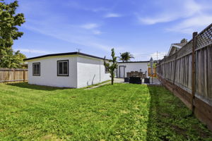 041_F8_42655 Charleston Way