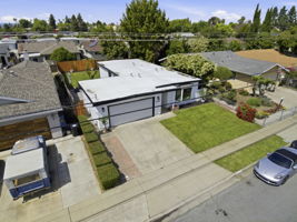 004_F8_AERIAL_42655 Charleston Way