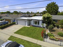 006_F8_AERIAL_42655 Charleston Way