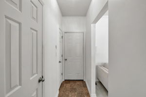  Photo 31