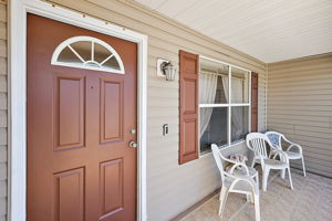 Front Screened Porch/Entry