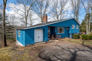 427 Ballfall Rd, Middletown, CT 06457, USA Photo 1