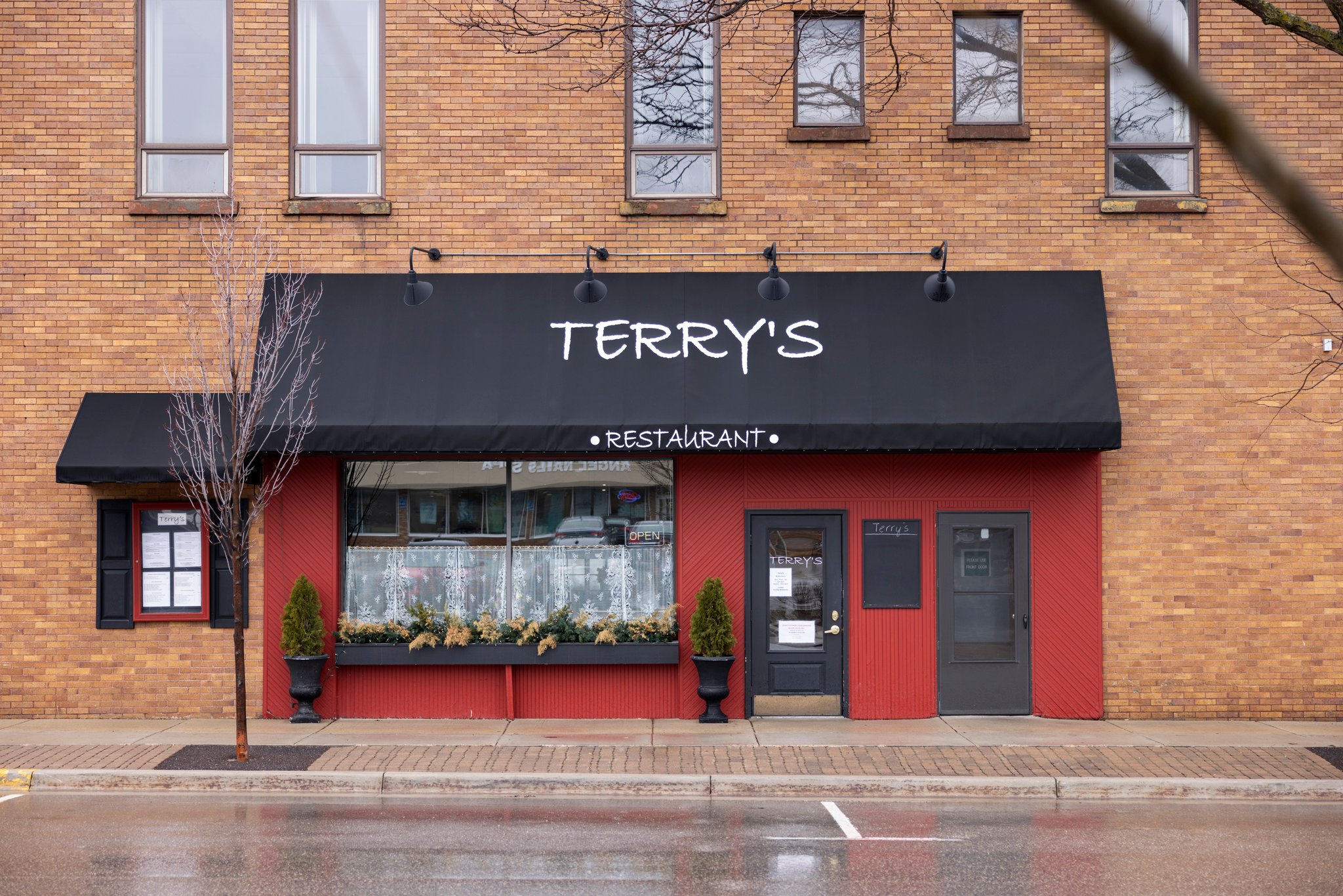 427 Bridge St, Charlevoix, MI 49720 Knightwing Media