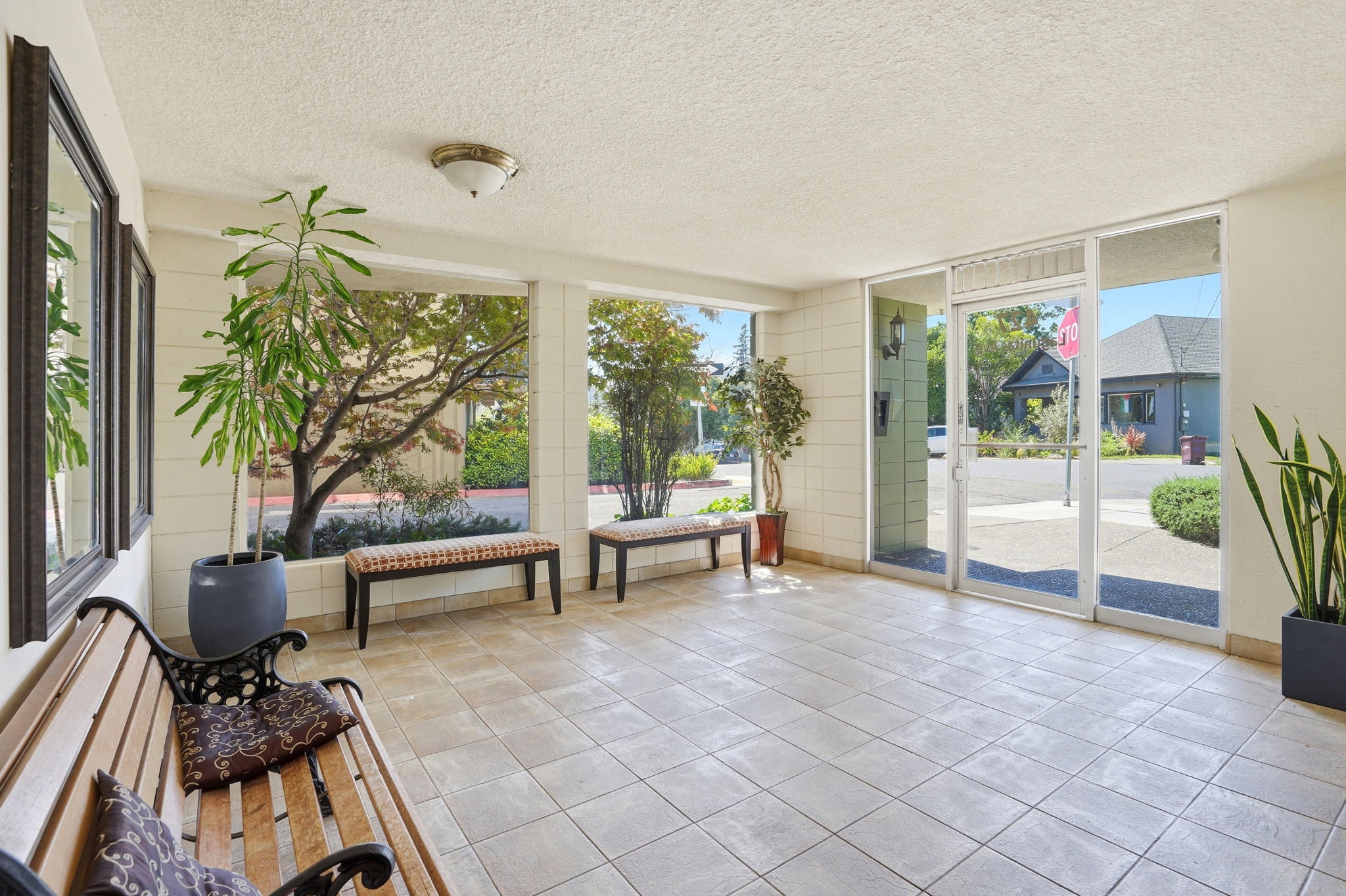 005_F8_427 Lagunitas Ave 305