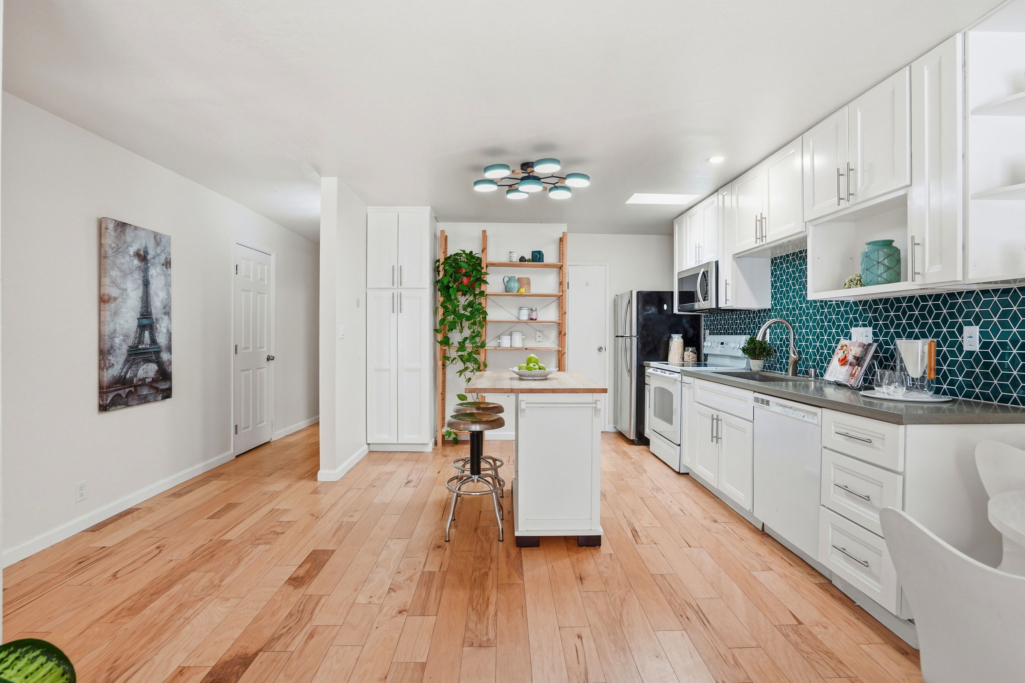 012_F8_427 Lagunitas Ave 305