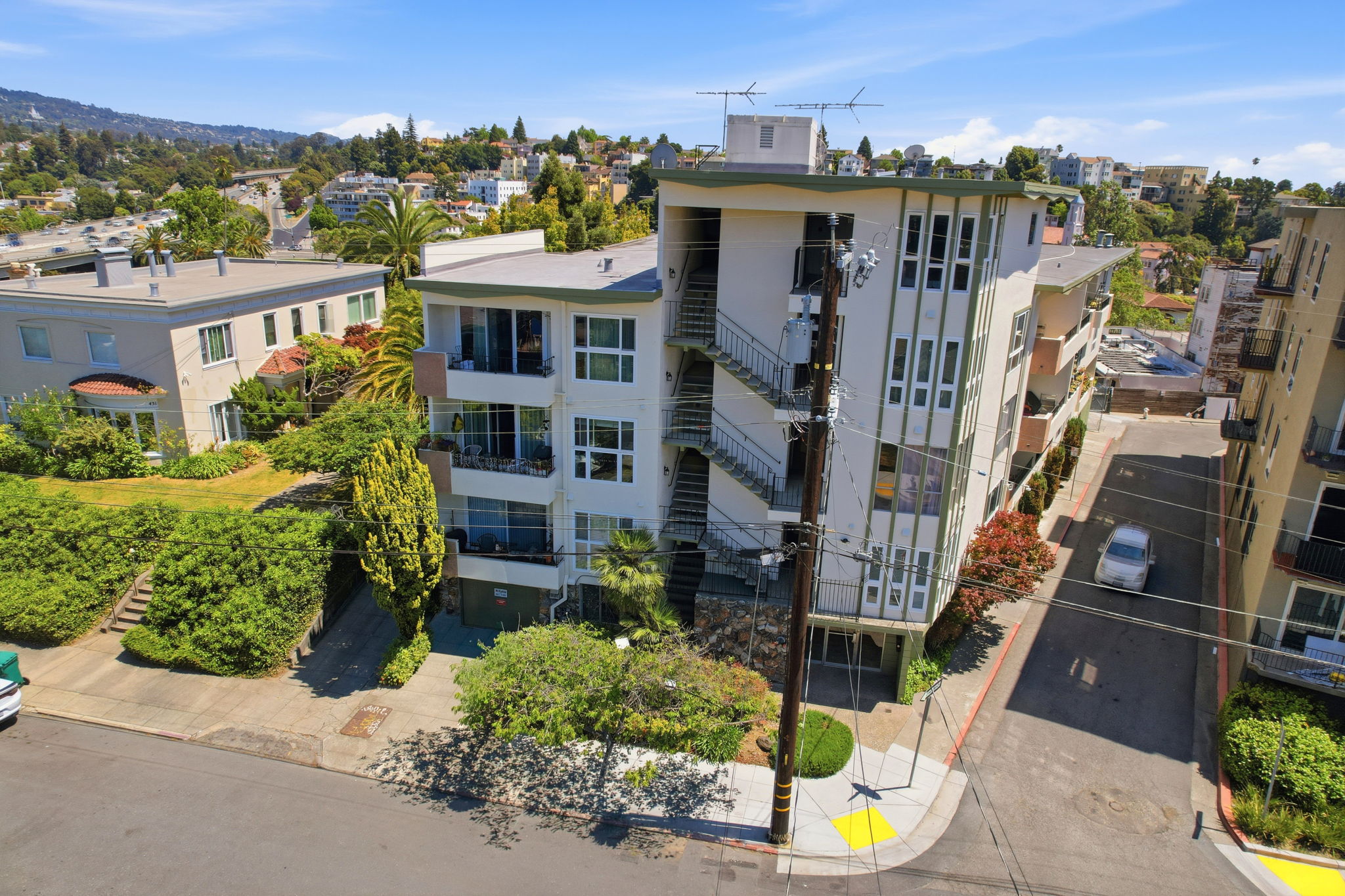 004_F8_AERIAL_427 Lagunitas Ave