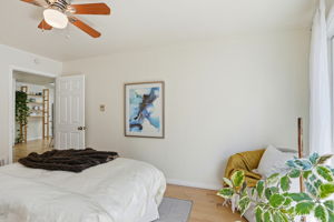018_F8_427 Lagunitas Ave 305