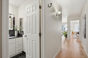 021_F8_427 Lagunitas Ave 305