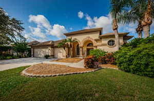 Front Exterior3