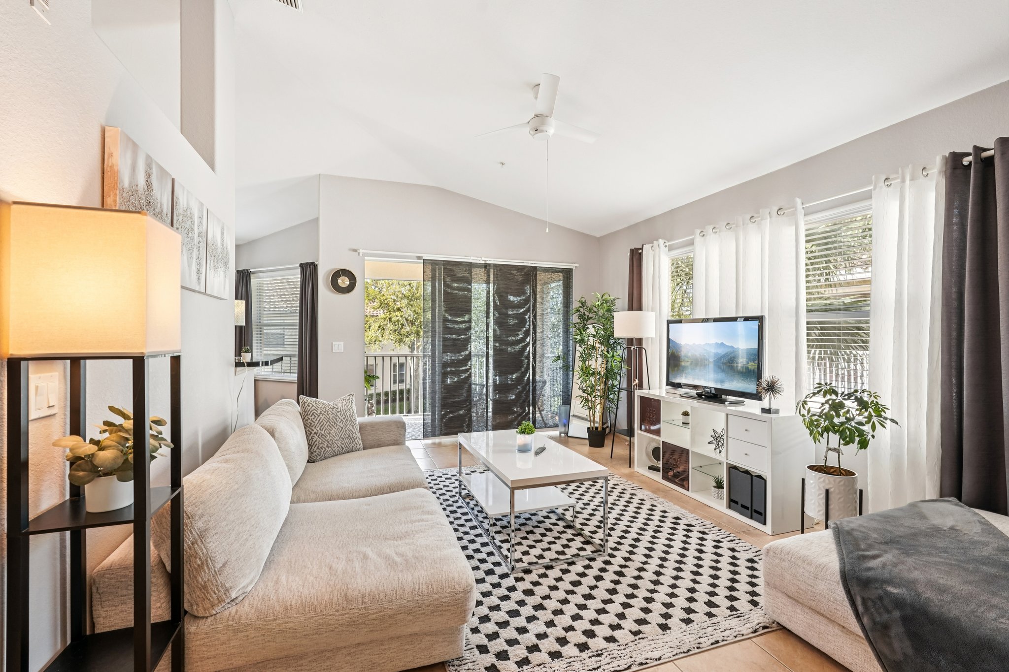 Vicenza Dr D40-S2003-008.jpg