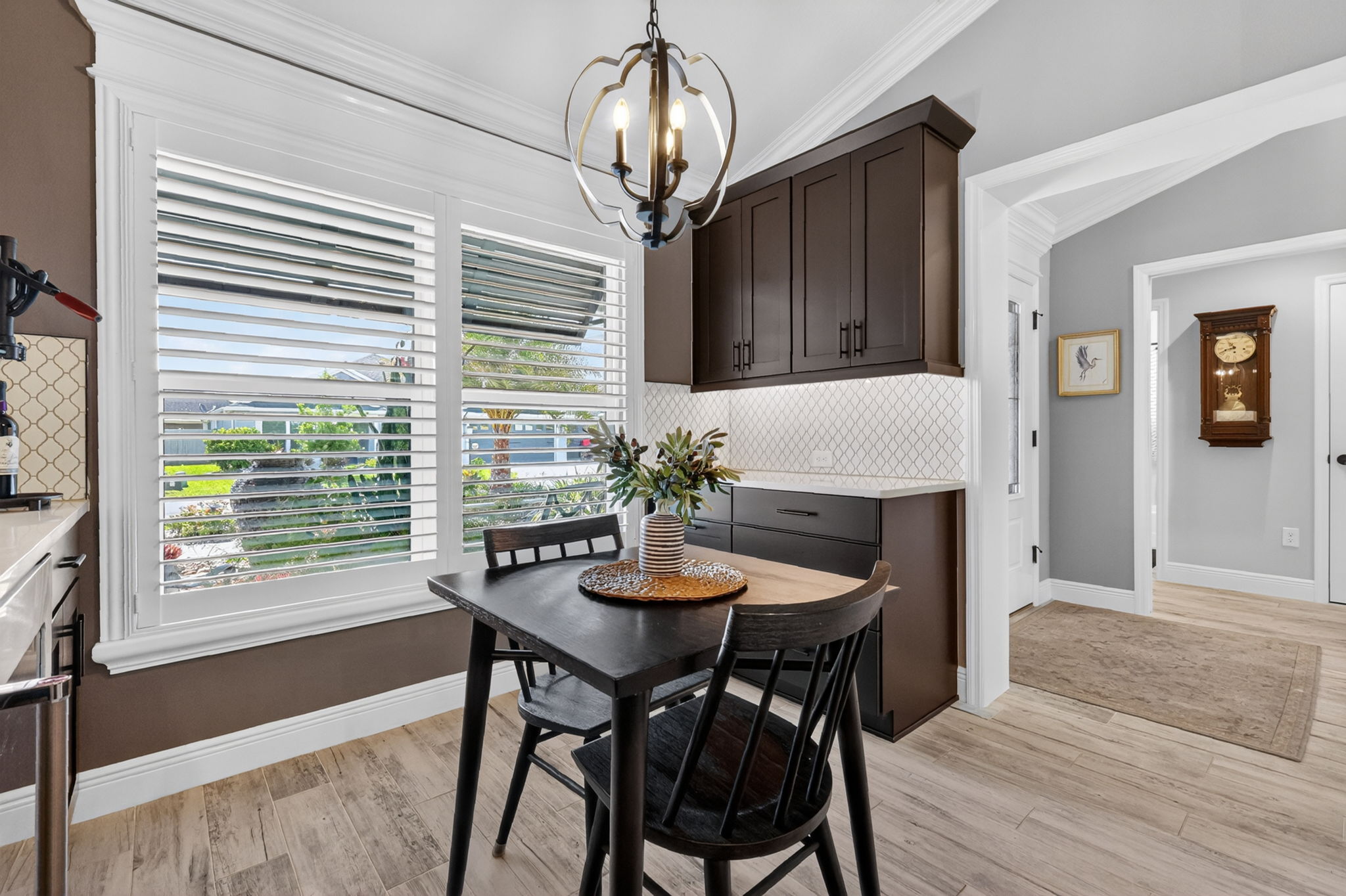 EXPANSIVE Kitchen and Dinette