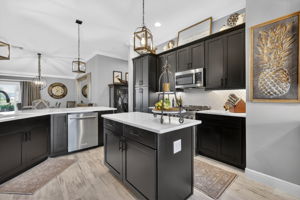 EXPANSIVE Kitchen