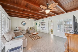 NE Skyline Dr-S1204-005.jpg