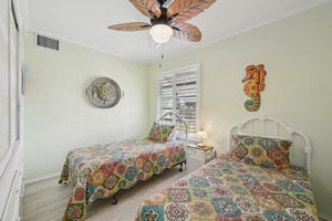 NE Skyline Dr-S1204-018.jpg