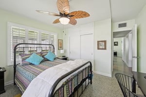 NE Skyline Dr-S1204-025.jpg