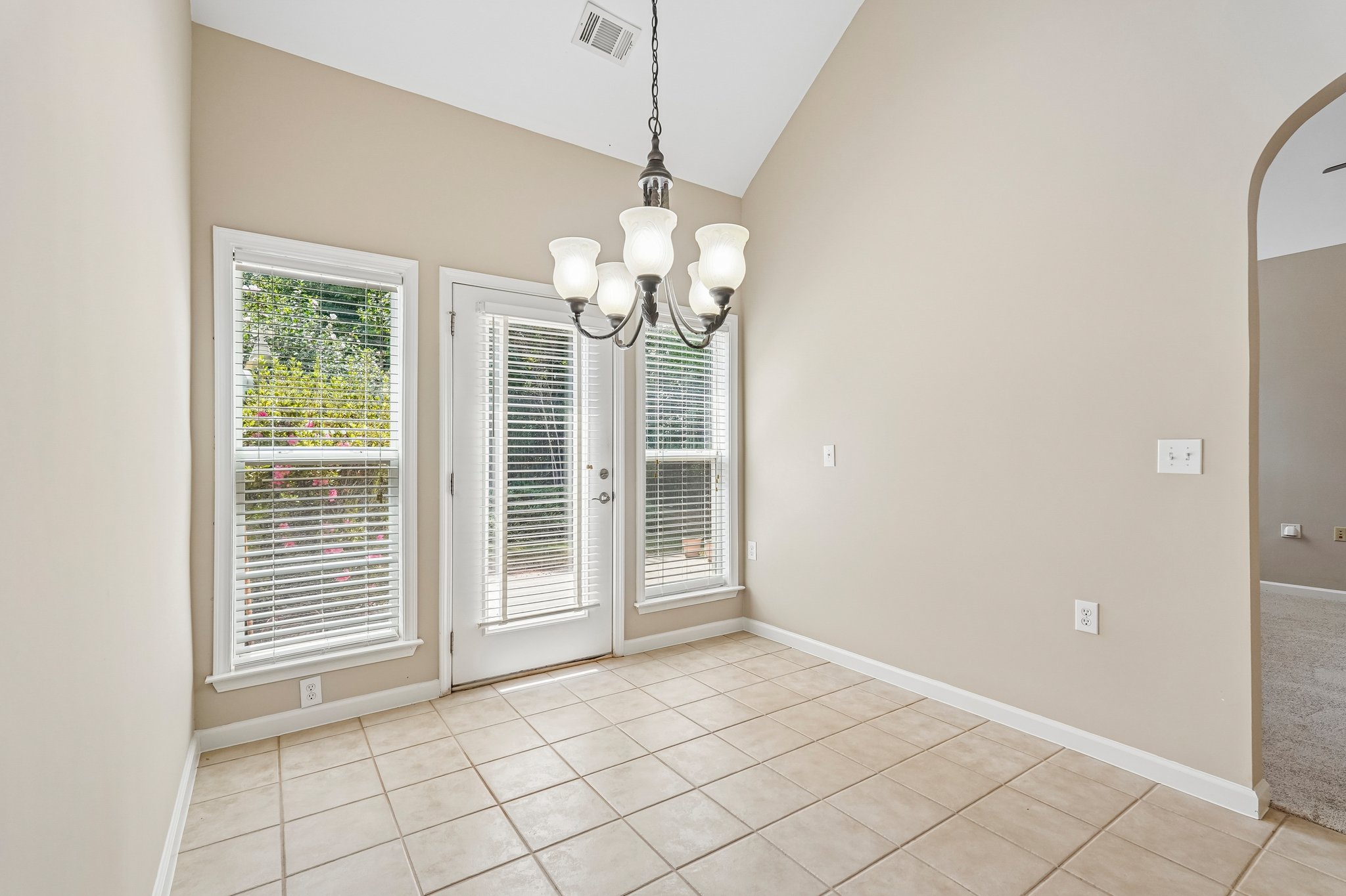 Brookes Walk-S2208-014.jpg
