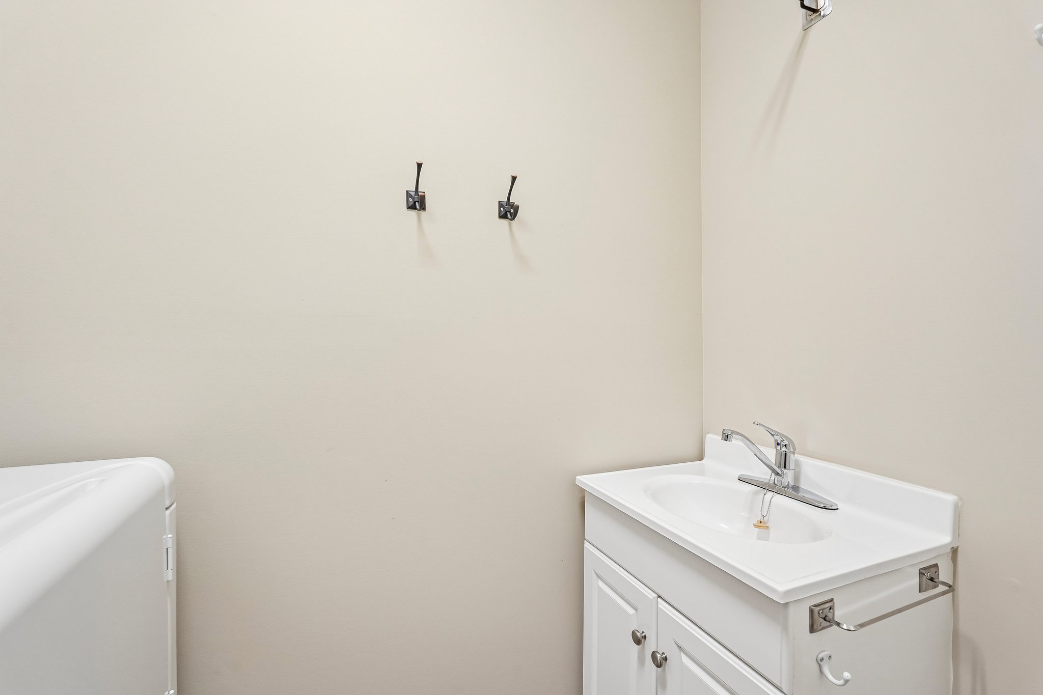 Brookes Walk-S2208-035.jpg