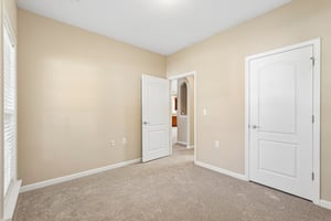 Brookes Walk-S2208-031.jpg