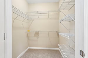 Brookes Walk-S2208-043.jpg