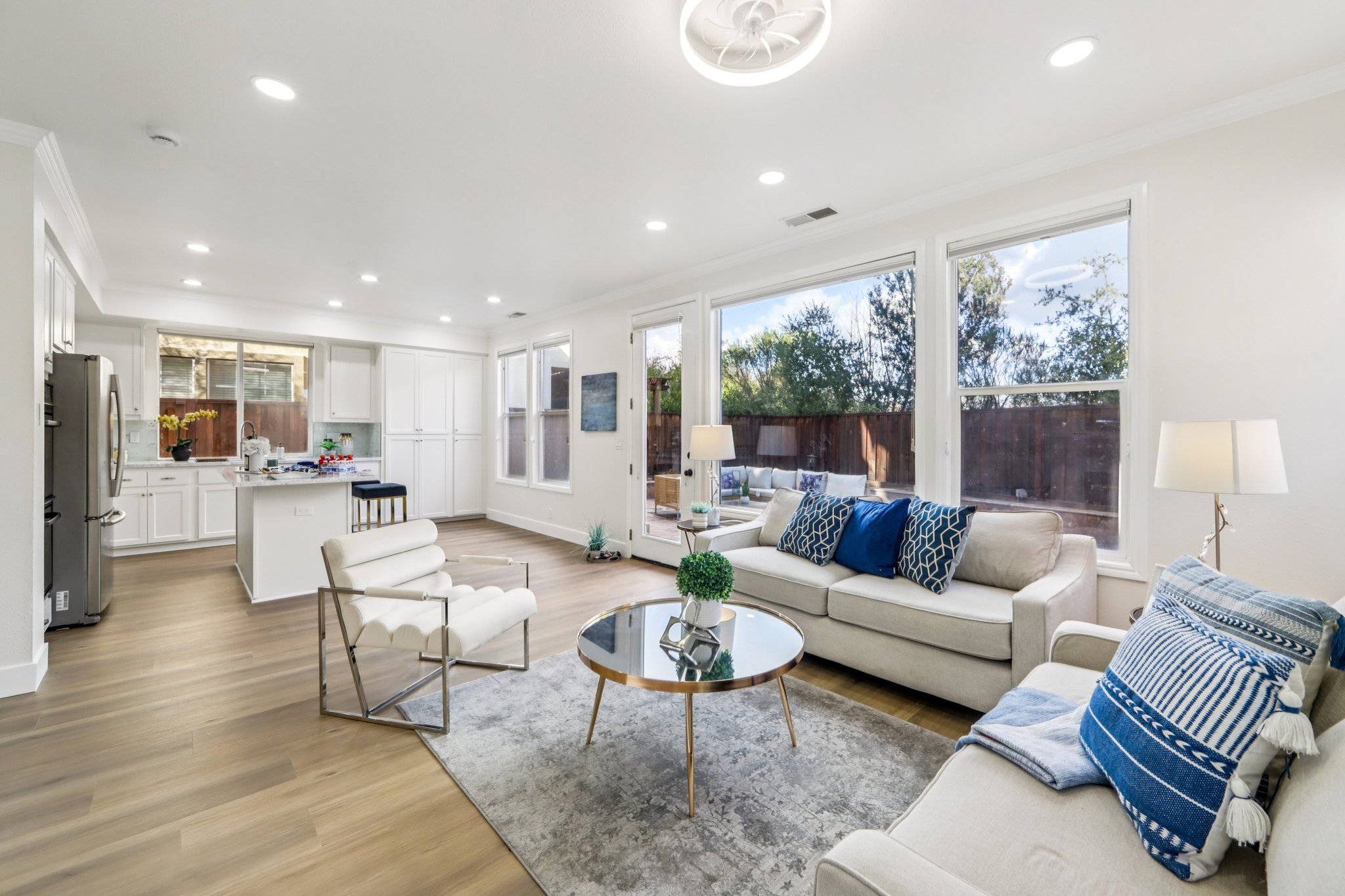 Fuchsia Ln-S2002-014.jpg