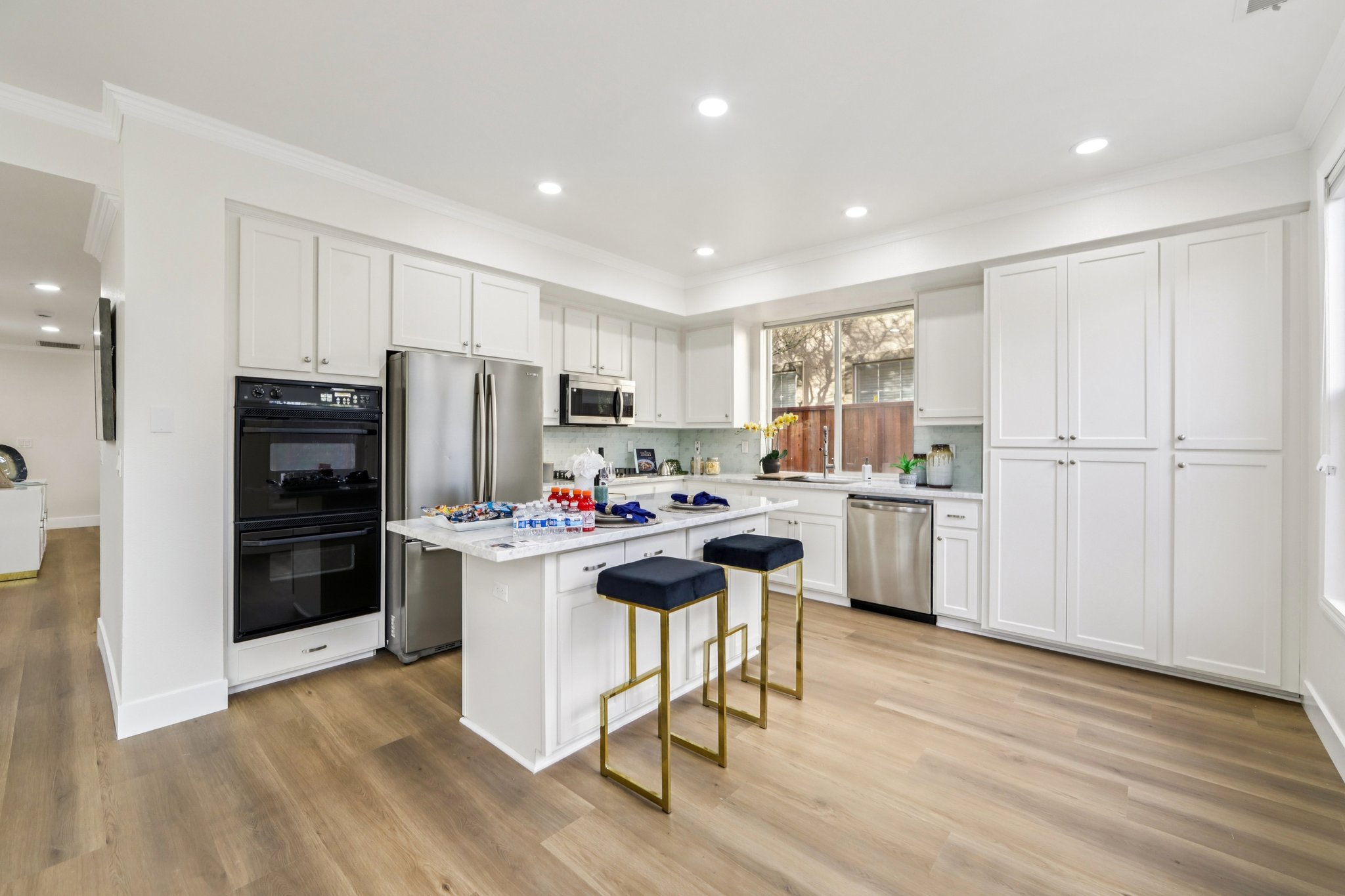 Fuchsia Ln-S2002-019.jpg