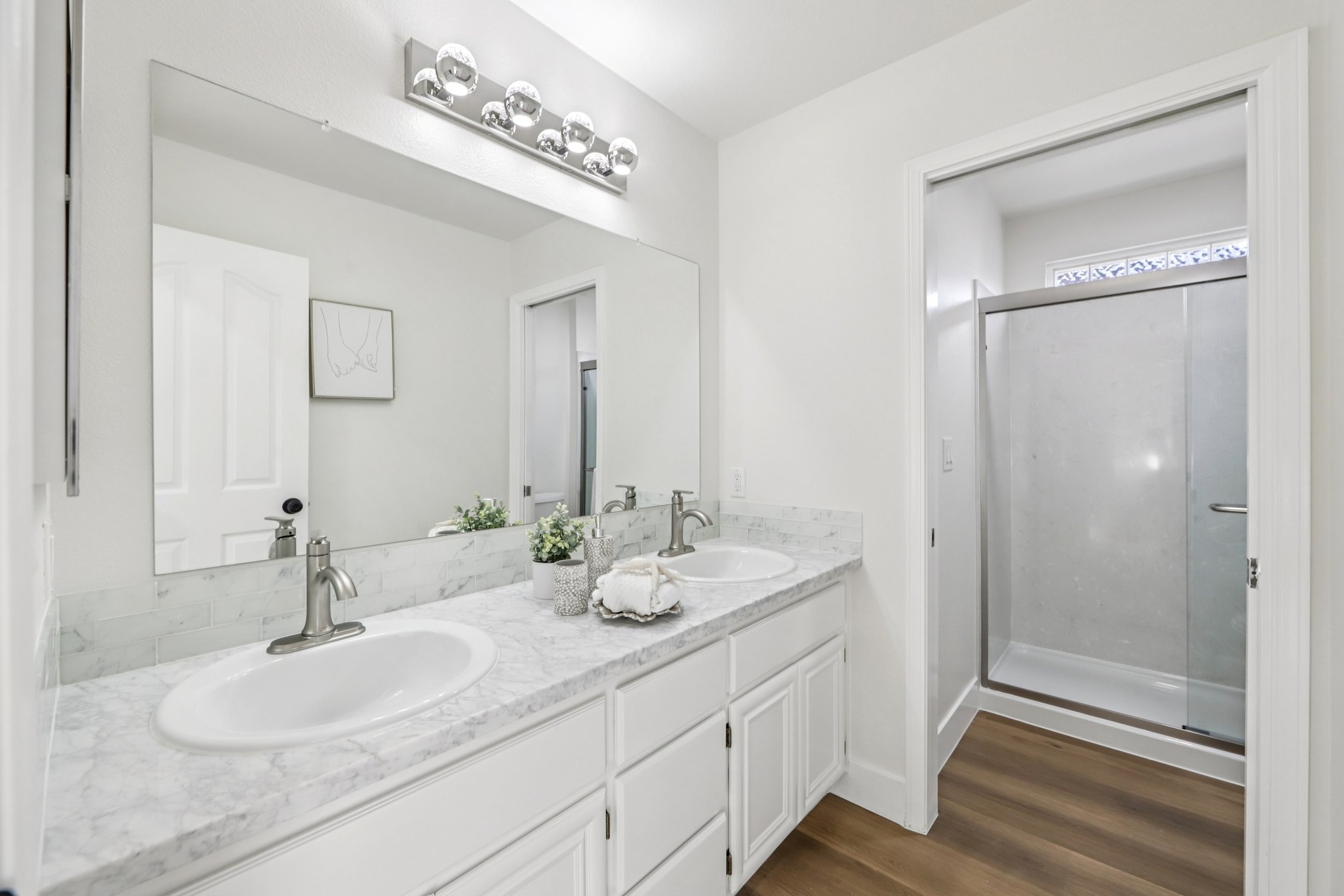 Fuchsia Ln-S2002-042.jpg