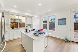 Fuchsia Ln-S2002-022.jpg