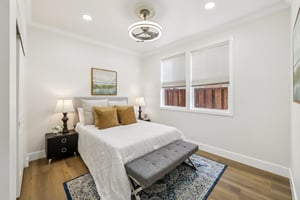 Fuchsia Ln-S2002-026.jpg