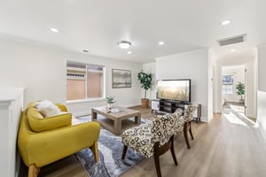 Fuchsia Ln-S2002-029.jpg