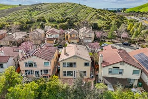 Fuchsia Ln-S2002-052.jpg