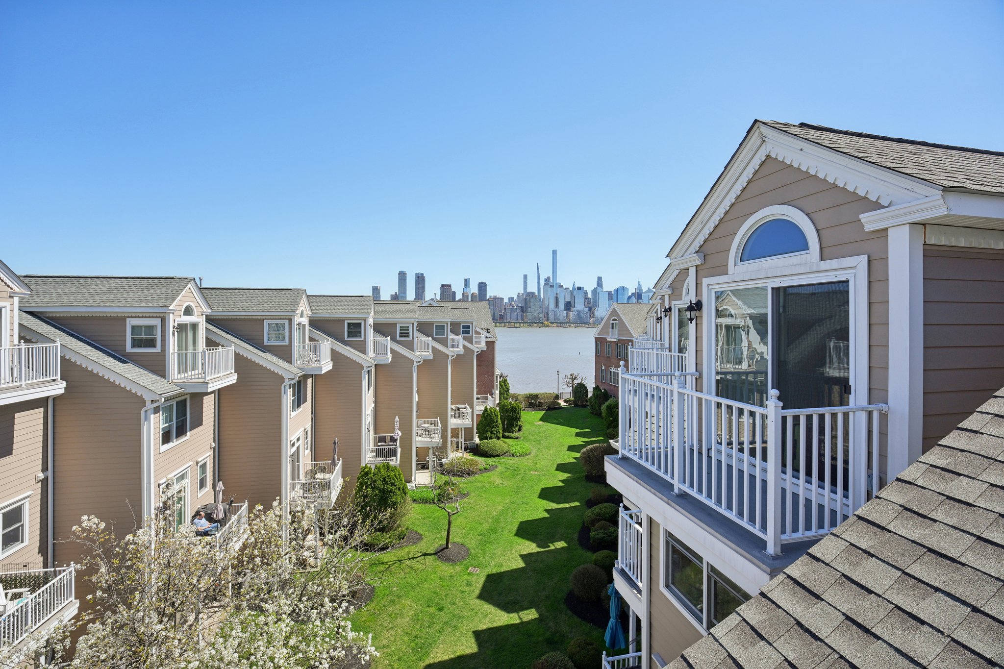 - 428 Newburgh Ct-S1304-050.jpg