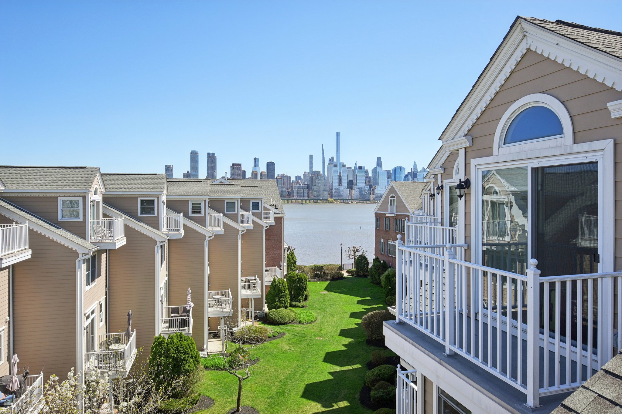 - 428 Newburgh Ct-S1304-051.jpg