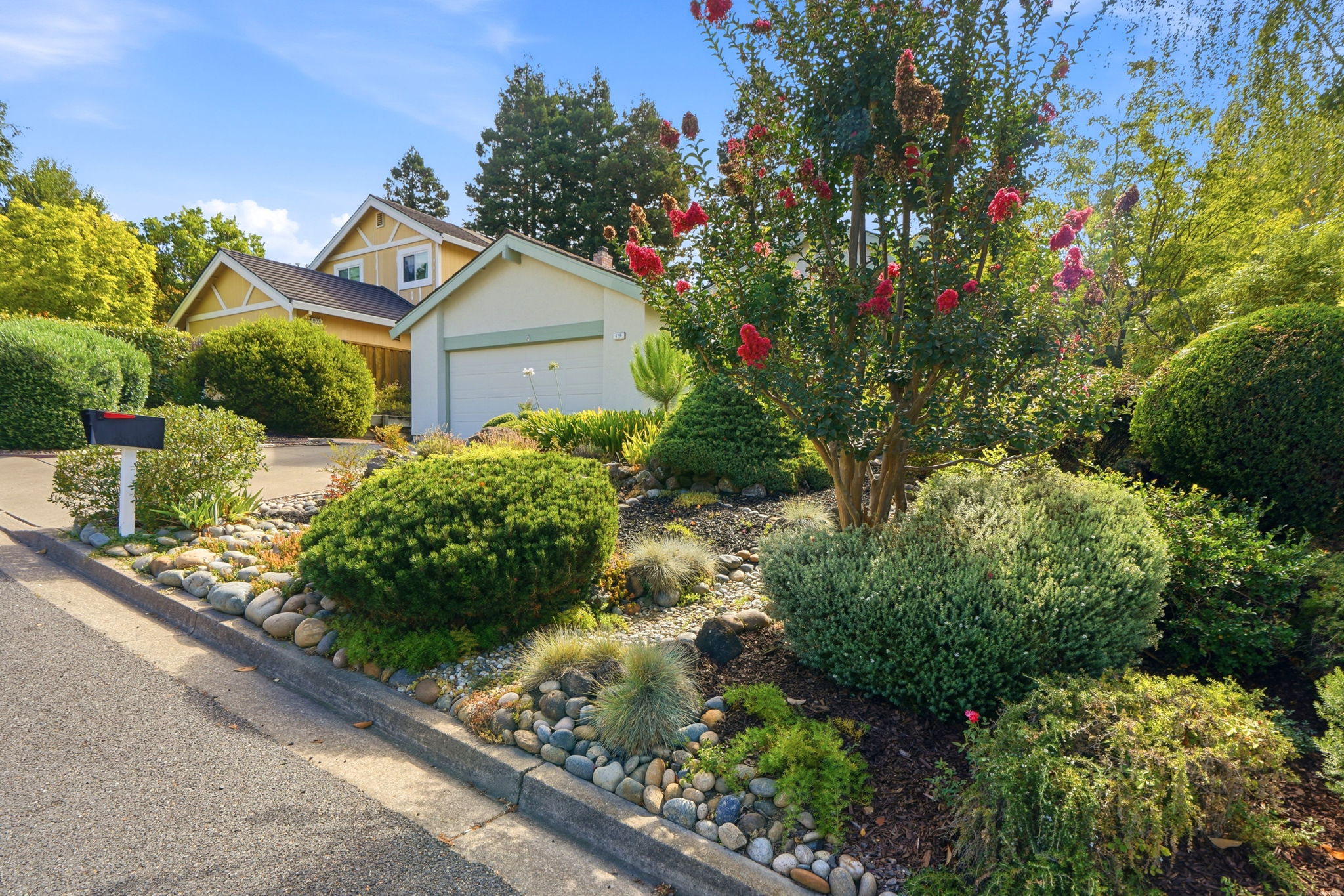 002_F8_428 Saddlebrook Ln