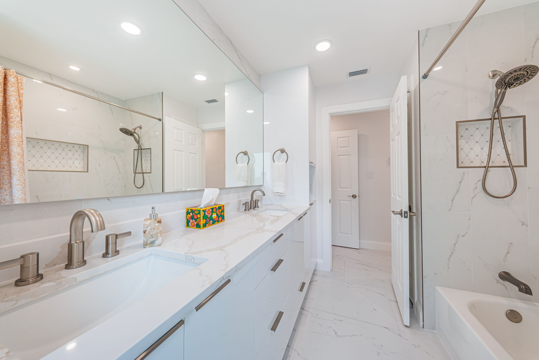 Bathroom 3b