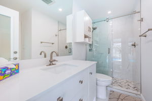 Bathroom 2a-2