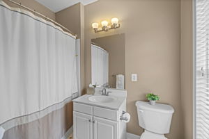  Photo 44