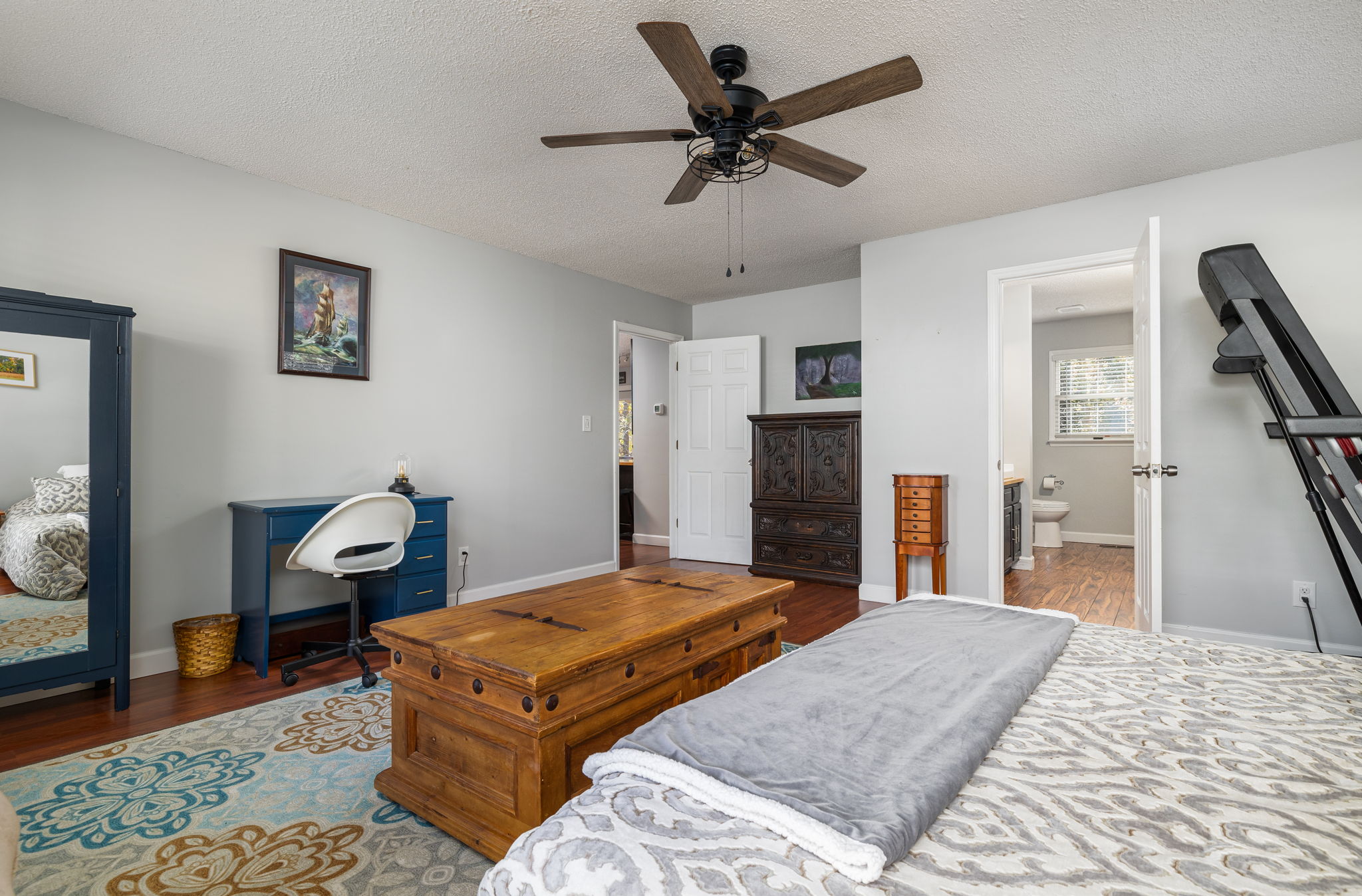 429 Palace Dr-17