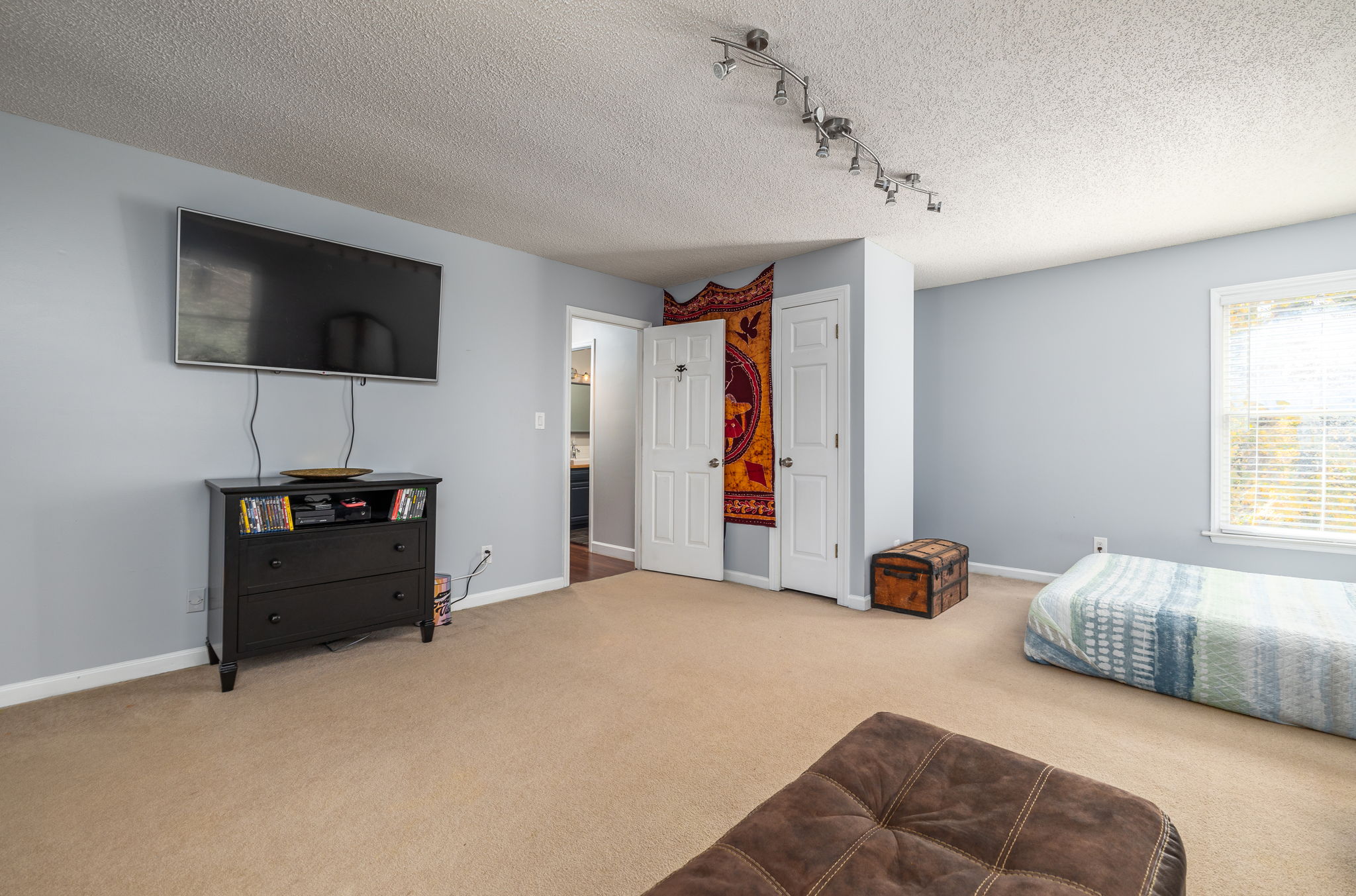 429 Palace Dr-20