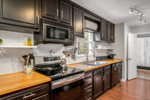 429 Palace Dr-14