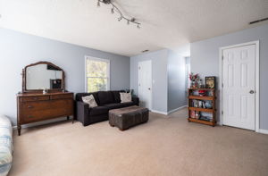 429 Palace Dr-19