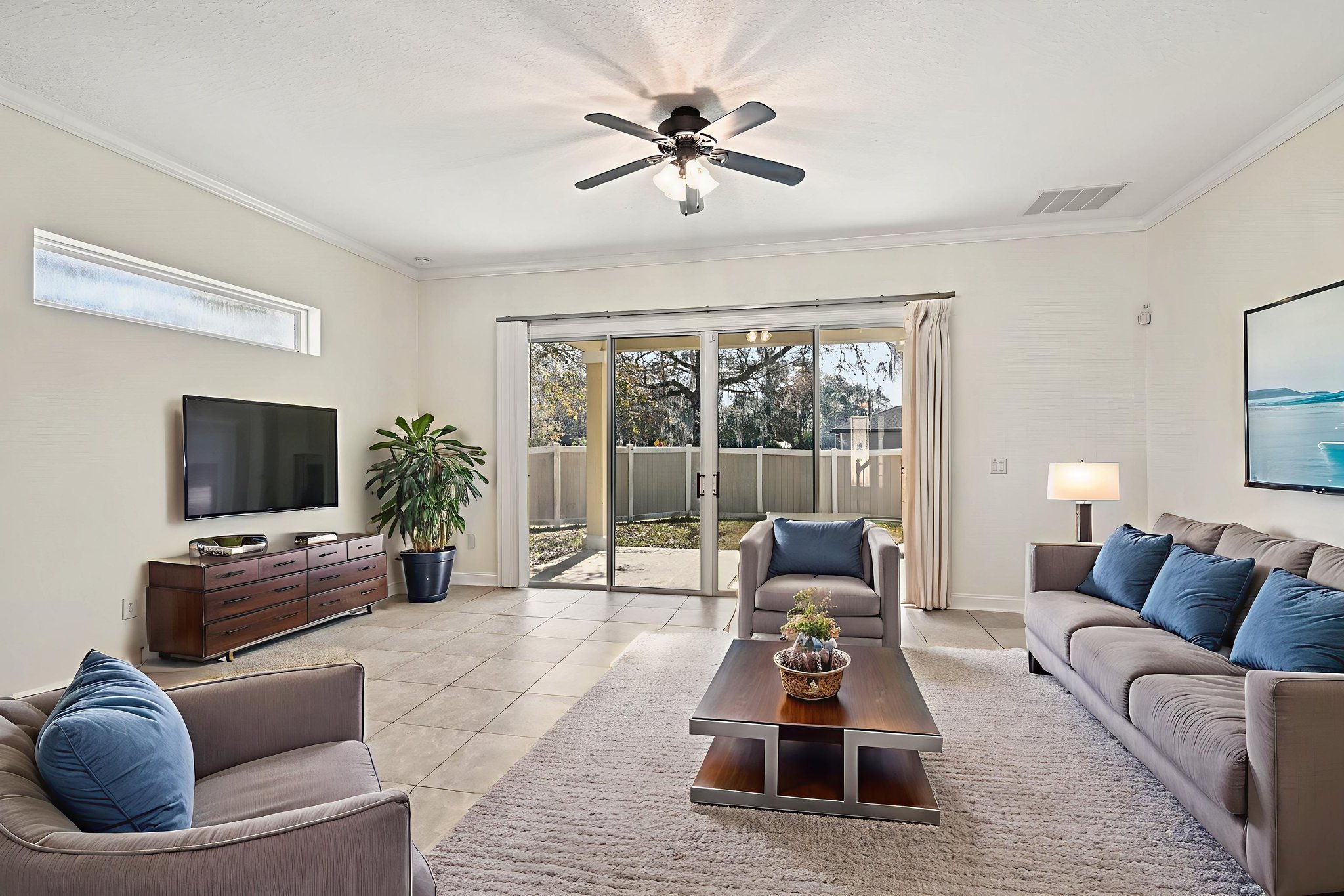 Summerton Oaks Cir-S1402-011 virtually staged.jpeg