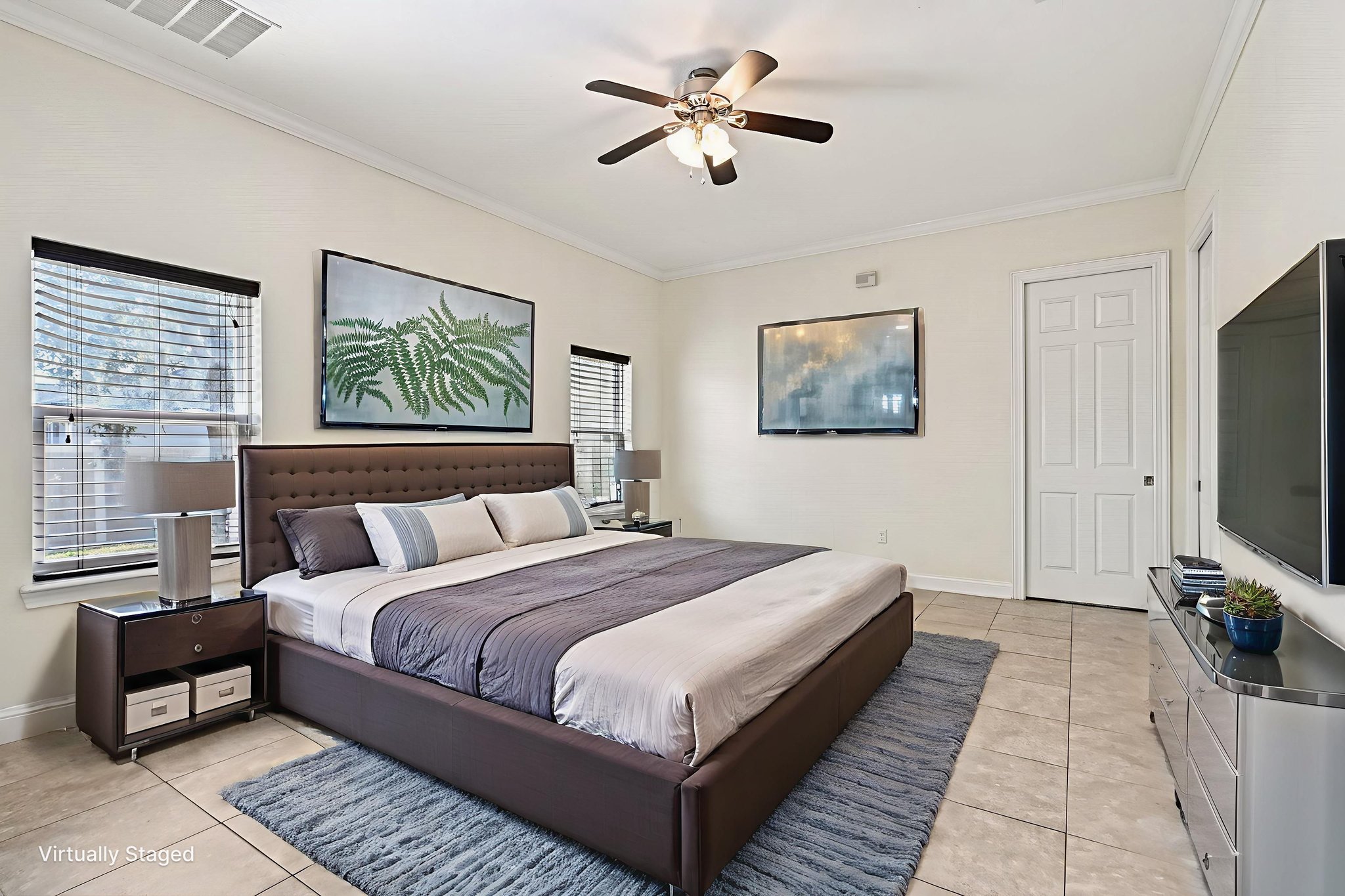 Summerton Oaks Cir-S1402-025 virtually staged.jpeg